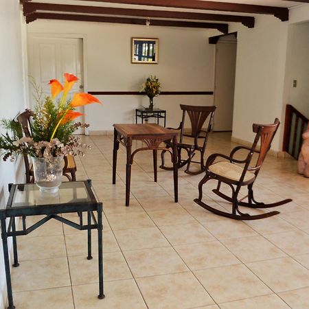 Hotel Casa Real マナグア エクステリア 写真