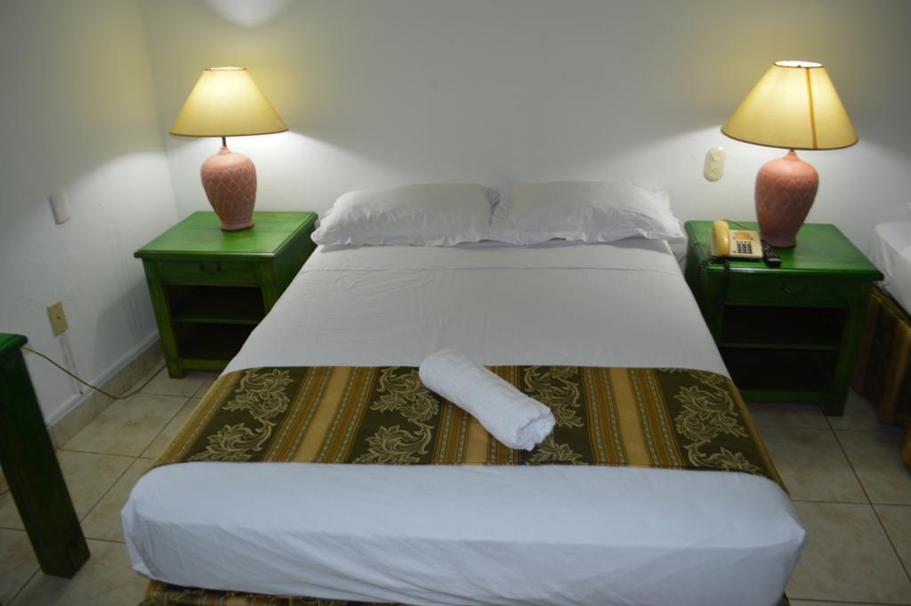 Hotel Casa Real マナグア エクステリア 写真